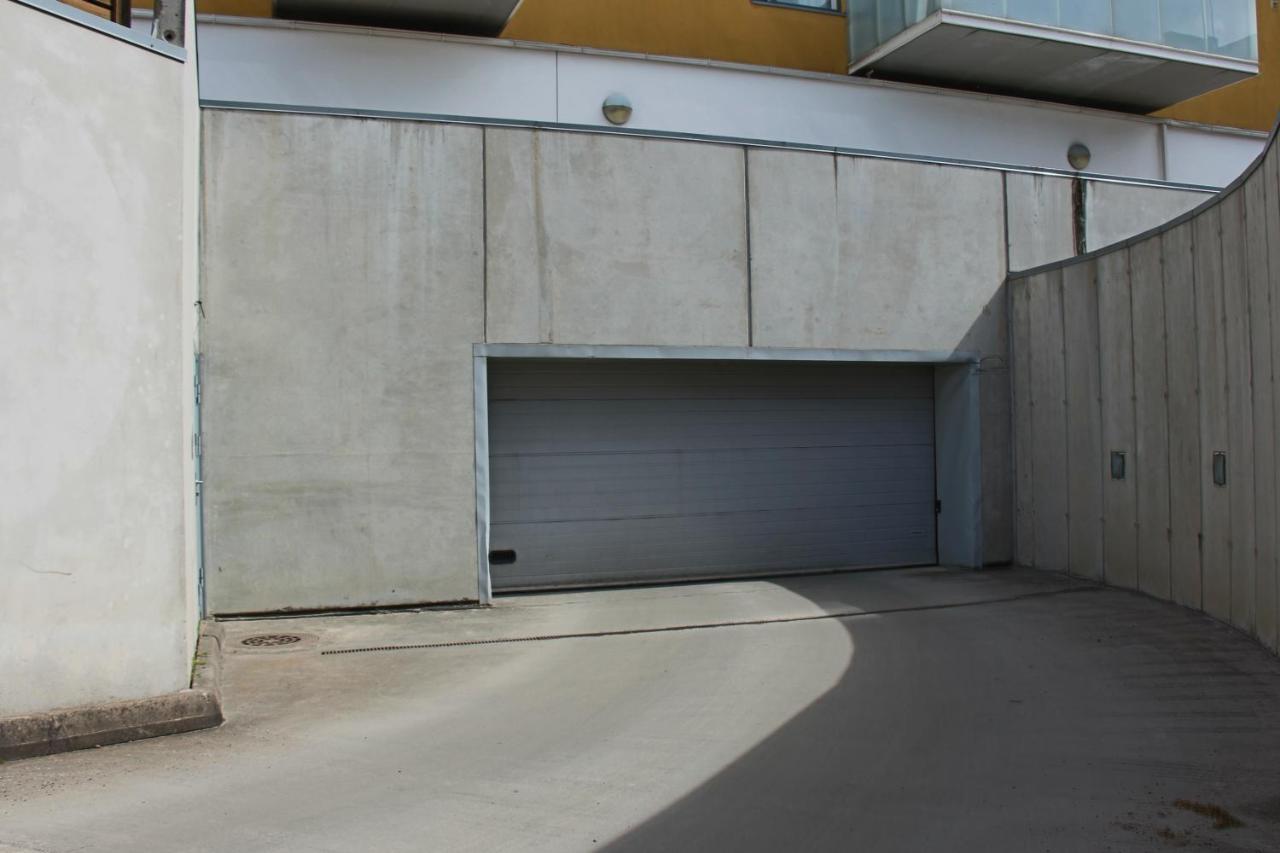 New Modern 4-Room Apartment With Big Balcony And Undeground Parking In Center Of Tallinn Luaran gambar